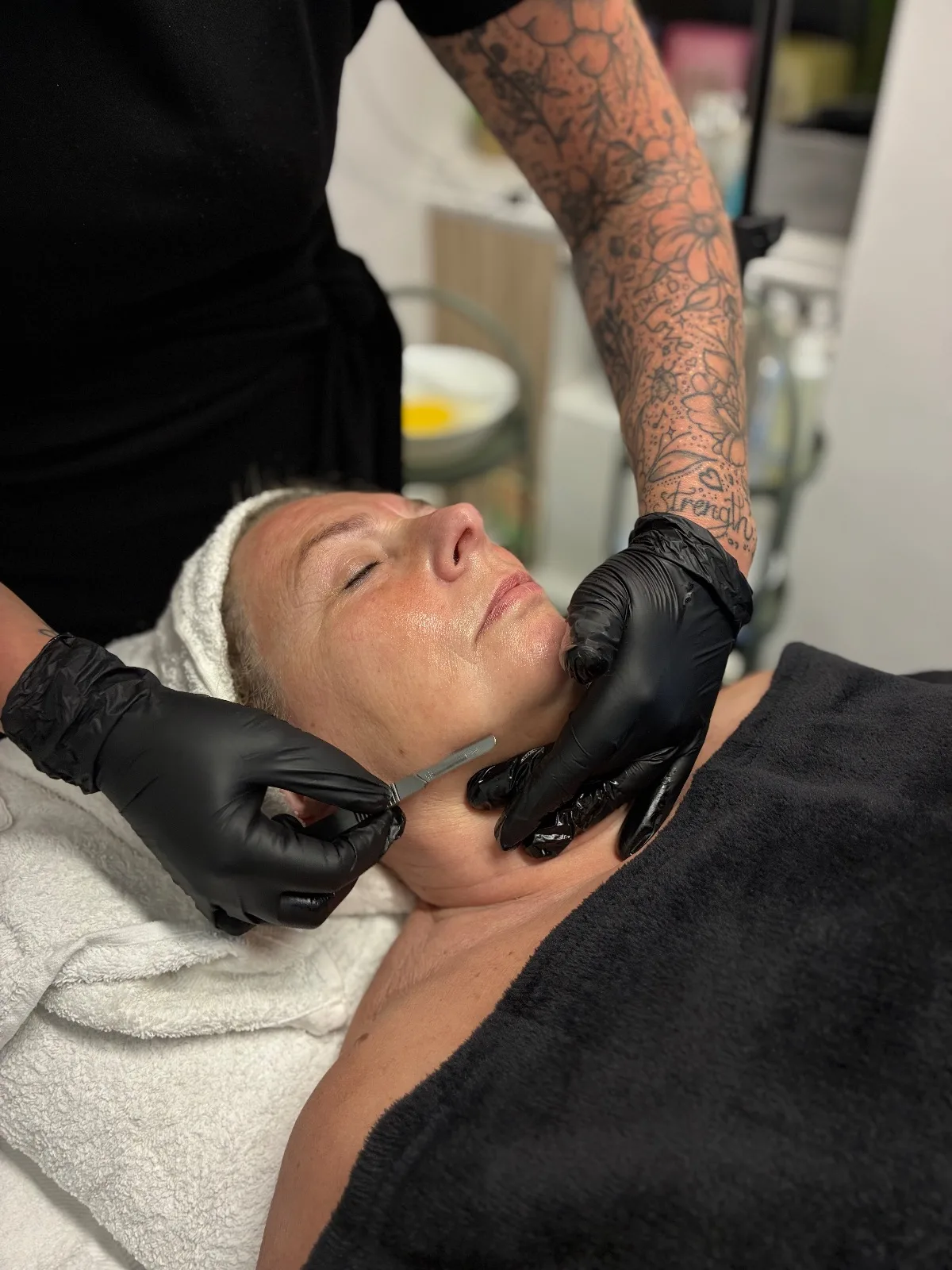 Dermaplaning training course